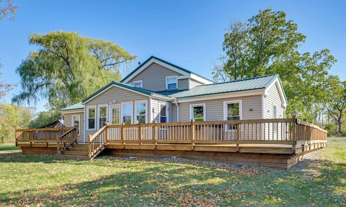 Ovid Casa | Deck & Hot Tub: Pet-Friendly Seneca Lake Home!