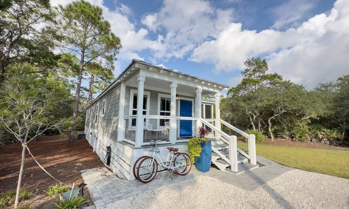 Inlet Beach Cabaña | Deck, Porch & Yard Galore | 3BR Coastal Escape