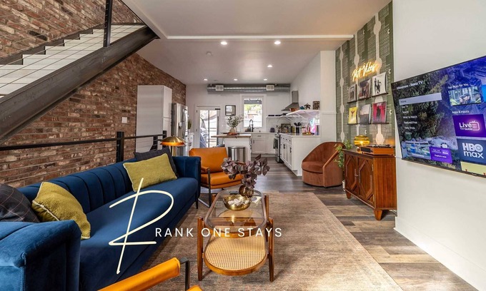 Pittsburgh Casa | Dedicated Parking | 2 King Beds | Arcade | BBQ