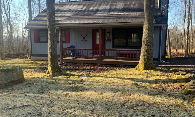 Terra Alta Apartamento | Deer Ridge Cozy 2-Bed Cabin w/fire pit & fireplace