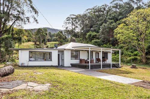 Kembla Grange Casa | Deer Valley Farm Stay Illawarra sleeps up to 9
