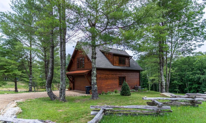 Banner Elk Cabina | Deerview Cottage at Eagles Nest - Aislado y tranquilo, a pie de senderos, comodidades del resort.