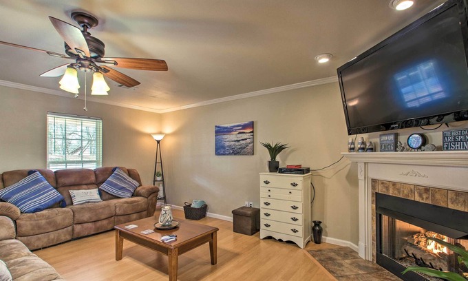 Bismarck Casa | DeGray Getaway w/ Fire Pit, Grill & Large Deck!
