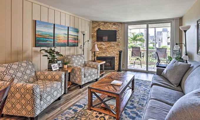 Townsite Apartamento | Deja Blue Oceanside Condo on Beach with Pools!