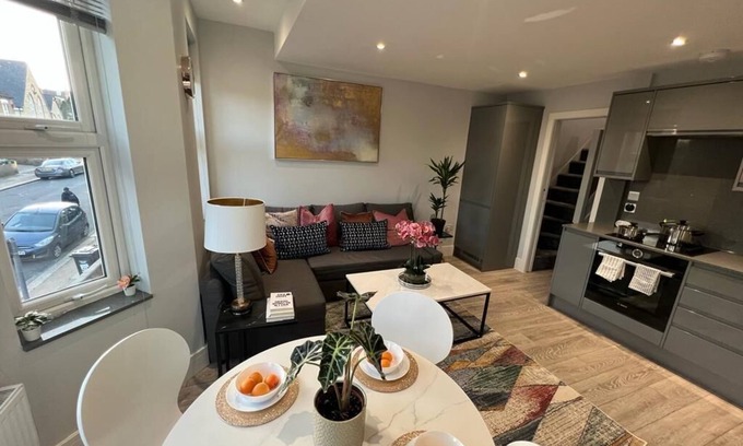 North Finchley Apartamento | Delightful 3Bedroom/2Bathroom Pet-Friendly Flat with Aircon and WiFi