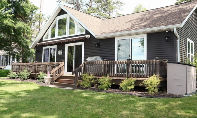 Wautoma Casa | Delightful 4-bedroom house in Wautoma on the waters edge of Silver Lake