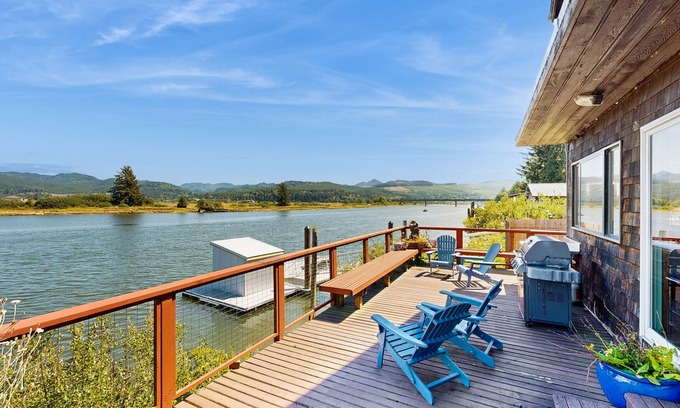 Nehalem Casa | Delightful Riverfront House with Deck, Gas Grill, Washer & Dryer