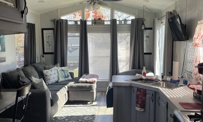 Johnstown Casa | Delightful, Serene Tiny Home- Casa Villa