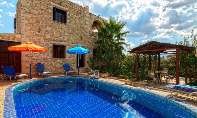 Kappariana Villa | Delightful stone holiday house surrounded by countryside