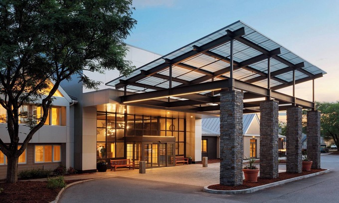 South Burlington Hotel | Delta Hotels by Marriott Burlington