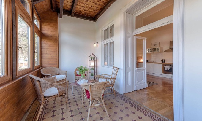 Reichenau an der Rax Casa | Deluxe Apartment (Top 1) - two bedrooms & winter garden & conservatory -Landhaus Blauer Spatz