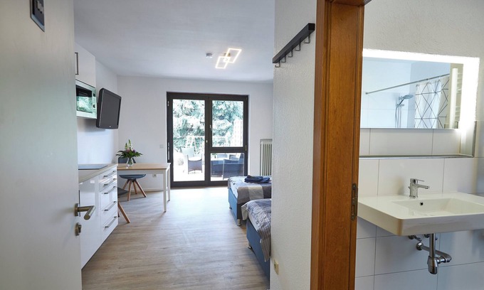 Offenbach am Main Apartamento | Deluxe business studio apartment in modern boarding house - with terrace - public transport