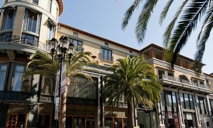 The Villas Condominio | Deluxe Condo Convenientemente situado en el exclusivo Santana Row Barrio de San José