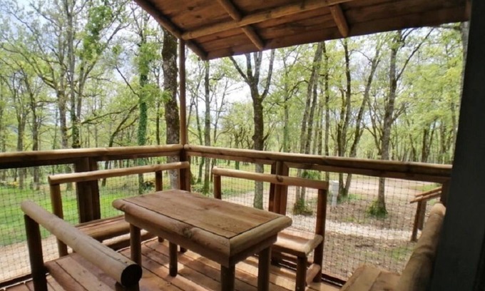 Saint-Cirq-Lapopie Cabina | DELUXE FAMILY CABIN ON PILOTS 1