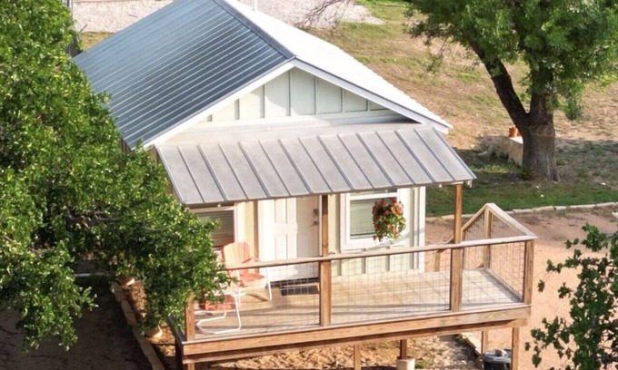 Kerrville Cabina | Deluxe King Cabin #15 near Guadalupe River