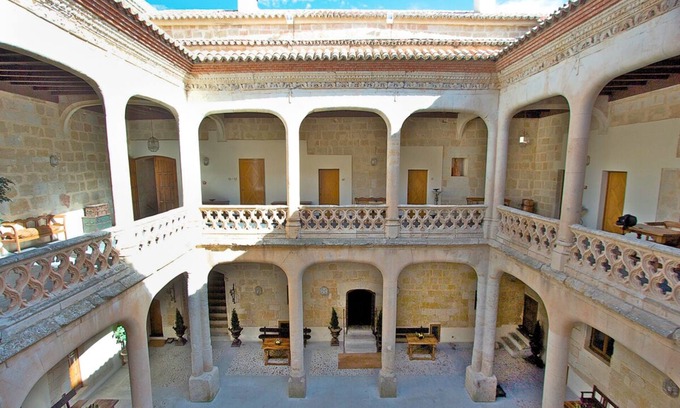 Villanueva de Canedo Otro | Deluxe Medieval - One Bedroom Castle, Sleeps 2