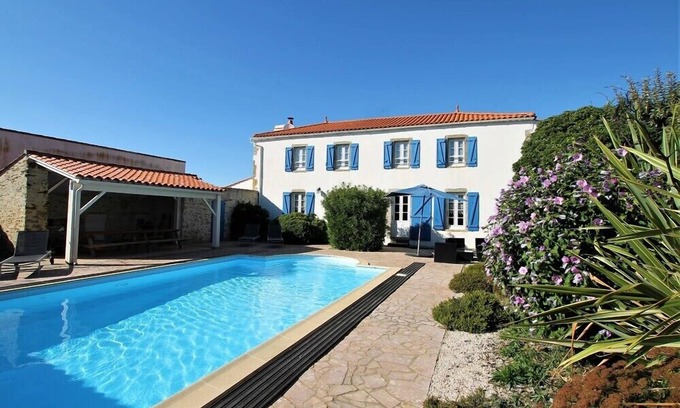 Bourgenay Villa | Demeure de Beauregard, nice swimming pool, large garden, close to the beach