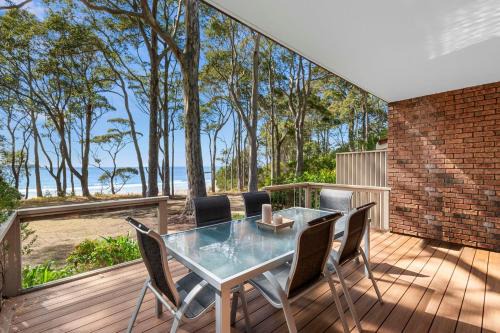 Denhams Beach Casa | Denhams Beach Waterfront managed by Batemans Bay Accom