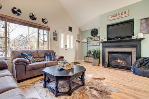 Highland Casa | Denver Townhome in Highlands with Spacious Yard!
