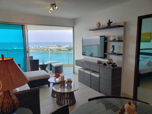 Salinas Apartamento | Departamento con piscina 8