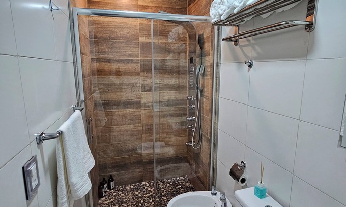 Centro de la ciudad de Mendoza Apartamento | Departamento Premium, con ducha hidromasajes. Centro de Mendoza