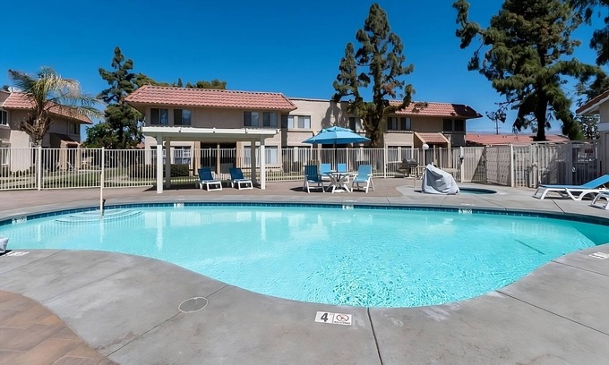 Indio Hotel | Desert Getaway 2 Units | Kitchen | Pool | Free Parking