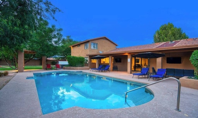 Sunburst Farms East Casa | Desert Oasis Summary: