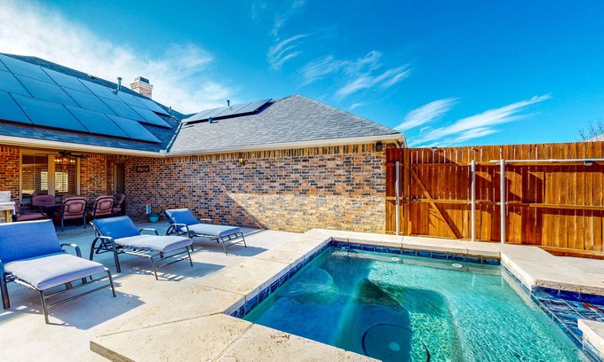 Lubbock Casa | Designer Home - Private Pool, Pool Spa, Outdoor Kitchen, Office, Dog-Friendly