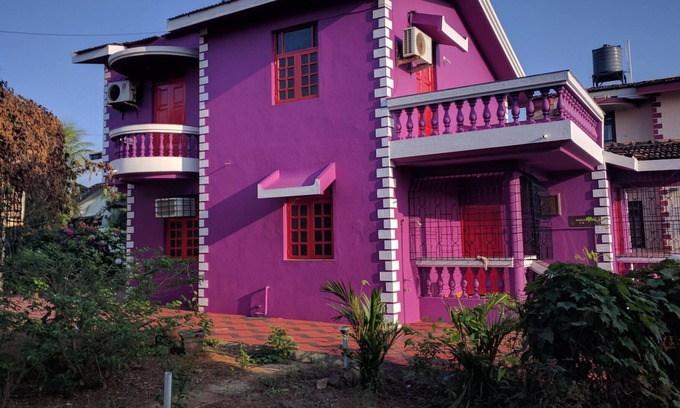Varca Villa | Chalet independiente de playa de 3 dormitorios en suite con vistas al mar al atardecer y patio privado