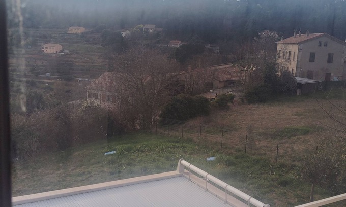 Saint-Julien-du-Serre Casa | Detached house in quiet village with swimming pool.