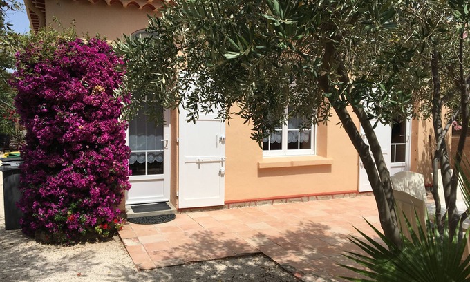 Sanary-sur-Mer Villa | Detached villa in residential area, beach and shops nearby