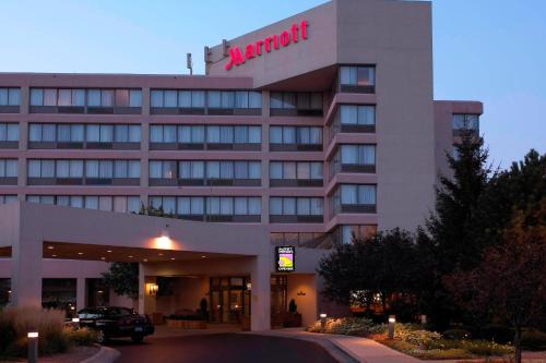 Livonia Hotel | Detroit Marriott Livonia