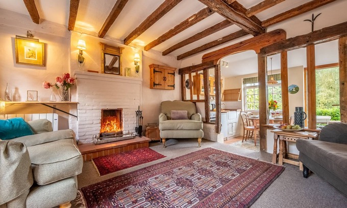Lavenham Cabaña | Devine wooden beamed cottage in the heart of England’s best preserved medieval village - Weavers Cot