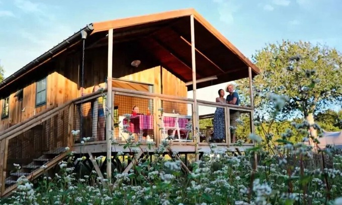 Ploemel Chalet De Esquí | Dihan Evasion - Eco-logdes 4 to 5 people - 4 people. included in the price