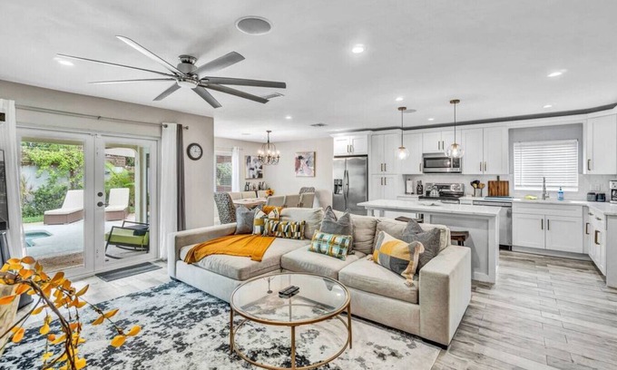 Tropic Palms Casa | Dina's Delray 3 bed/2bath w Modern Interior & Heated Pool