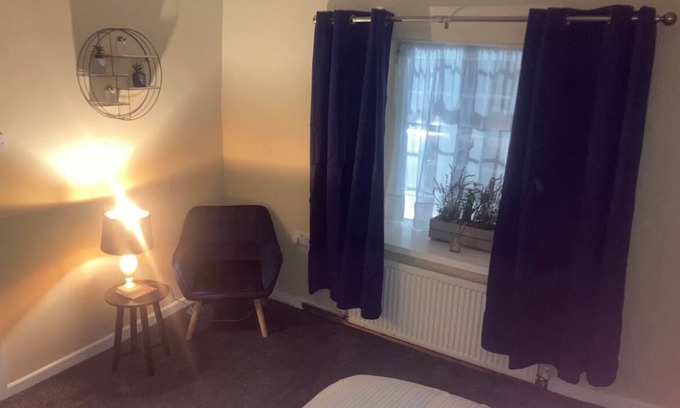 Llanrhaeadr-ym-Mochnant Apartamento | Dine & Rest, 1 bedroom apartment at little India