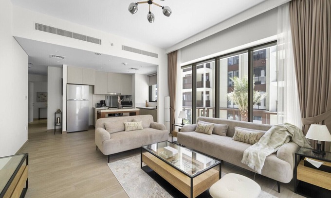 Madinat Zayed Apartamento | Direct Access to Beach | Bills Included | Furnished