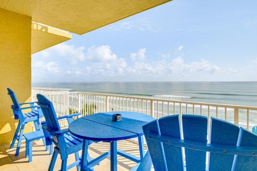New Smyrna Beach Apartamento | Direct Beach Access NSB Condo with Community Perks