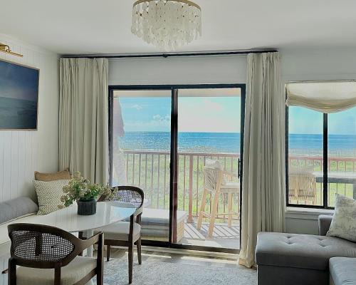 Folly Field Apartamento | Direct Luxury Oceanfront - On The Beach! Amazing Sunrises, 2 Pools & Bar!