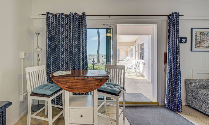 Golden Beach Condominio | Directly on the Gulf - Unit 7 - Studio - Ground Floor - Sleeps 2