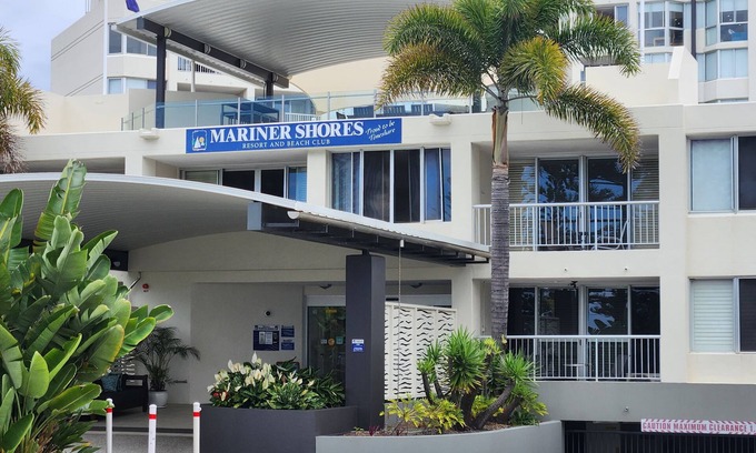 Miami Apartamento | Directly Opposite Burleigh North Surf Club