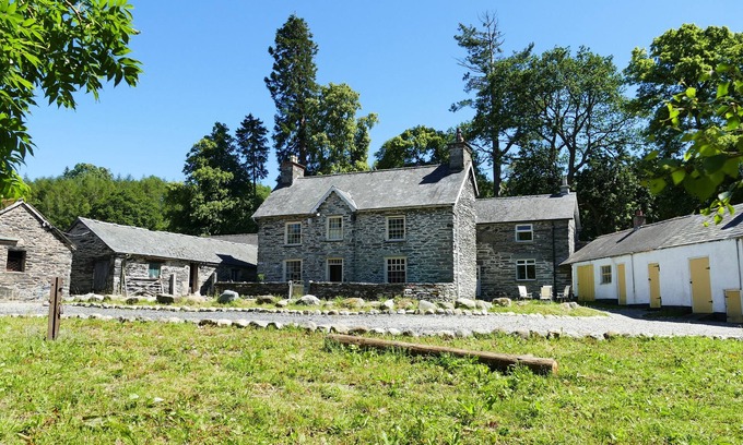 Llandderfel Casa | Habitación adaptada para discapacitados en la planta baja en una antigua granja tradicional galesa