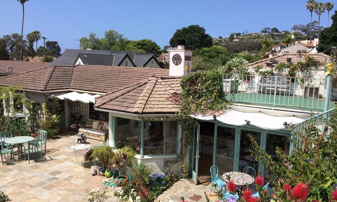 Alta Mesa Casa | DESCUENTO: Casa aislada de fantasía vista cerca de playas, ciudad, puerto. Mínimo de 30 días
