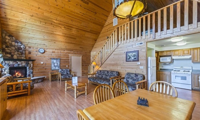 Warrens Casa | Discover Wisconsin's Hidden Gem! Minutes to Wisconsin Cranberry Discovery Center