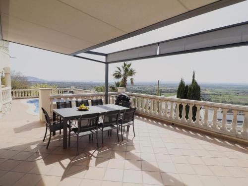 El Mas Isaac Casa | Disfruta de esta casa con fantásticas vistas, piscina y jardín privado situada en Can Isaac, Palau Saverdera, Costa Brava - ES-366-6