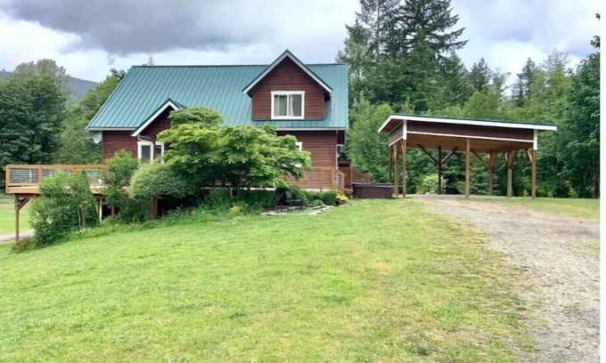 Glacier Casa | Dislodge at Mt. Baker.