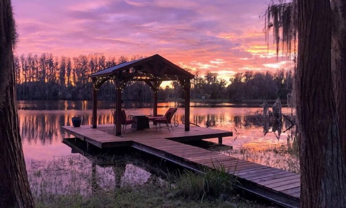 Land O' Lakes Apartamento | Disney,Busch Gardens,Beautiful Beaches 1-bedroom studio, 15 minutes from Tampa.