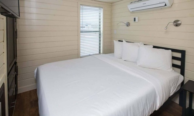 Camp Verde Casa | Dive Into Your Dream Vacation! 2 Spacious Units, Outdoor Pool, FREE Parking!