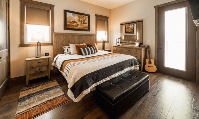 Preston Casa | DMR Cabin 1 | Two-Level | Game Room | Max Capacity 17