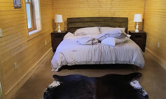 Cross Hill Casa | DO NOT BOOK HOUSE HAS BEEN SOLDLake Retreat on the water, Cross Hill,